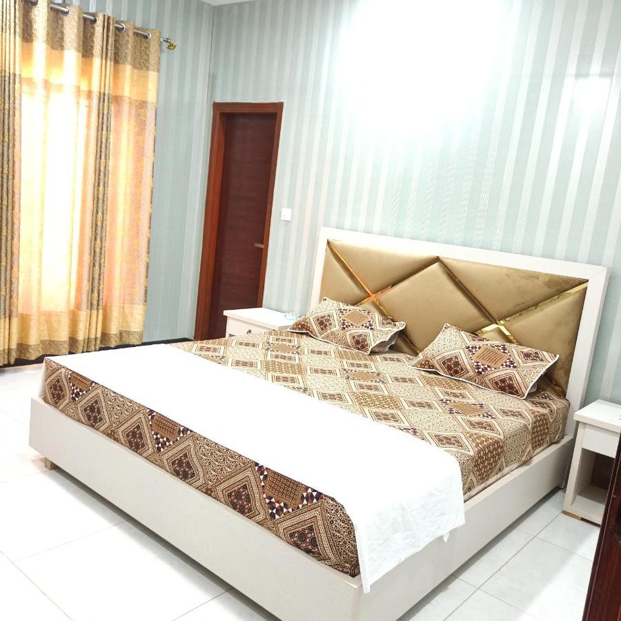 The Crown Guest House Islamabad Bagian luar foto