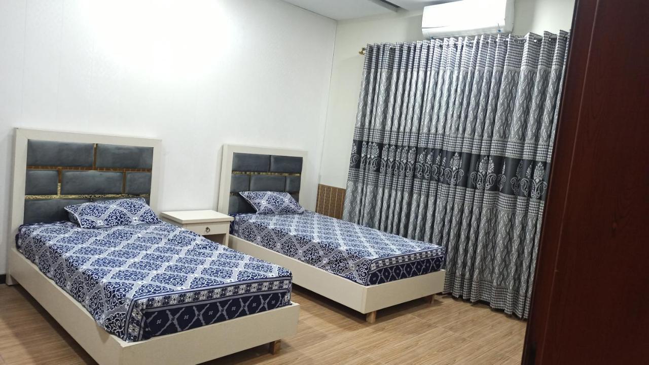 The Crown Guest House Islamabad Bagian luar foto