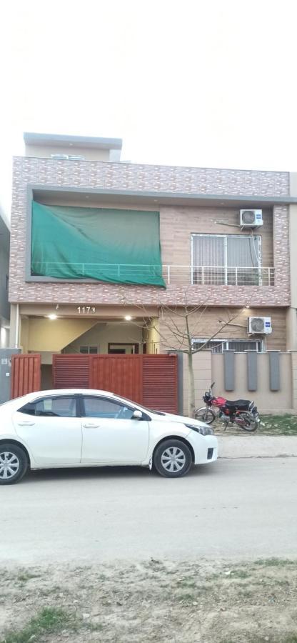 The Crown Guest House Islamabad Bagian luar foto